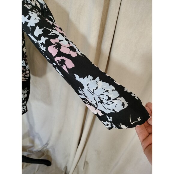 NWOT! Yumi Kim Floral Open Shoulder High Neck Silk Blouse. Size L - Picture 3 of 8